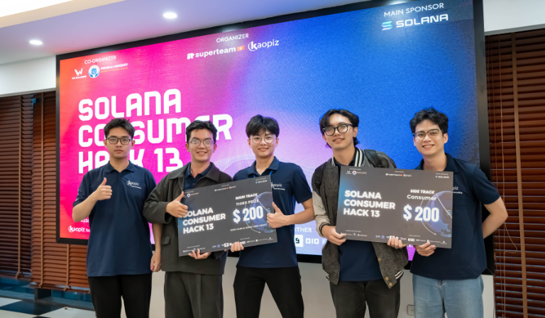 Kaopiz engineers clinch victory at the Blockchain competition.