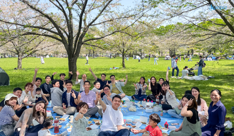 Admiring the beauty of Spring with Kaopiz Japan